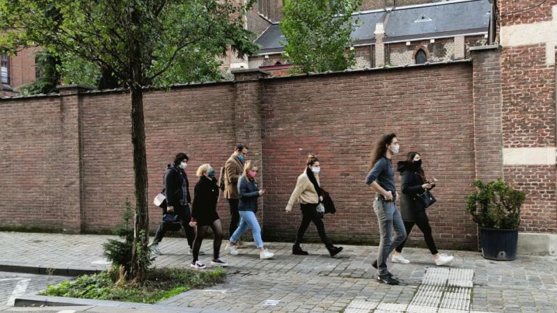 Brussels: Outdoor City Escape Game With Drinks - Drinks and Puzzles