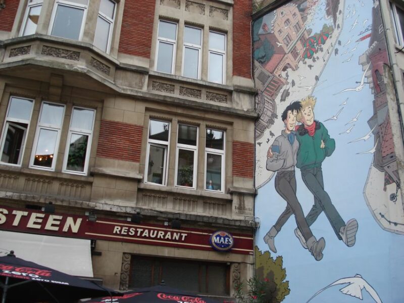 Brussels: Private 3-Hour Sightseeing Walking Tour - Tour Duration and Languages