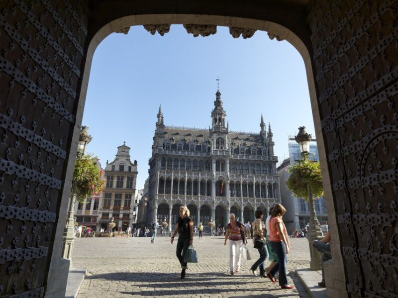 Brussels: Private 3-Hour Sightseeing Walking Tour - Meeting Point and Itinerary