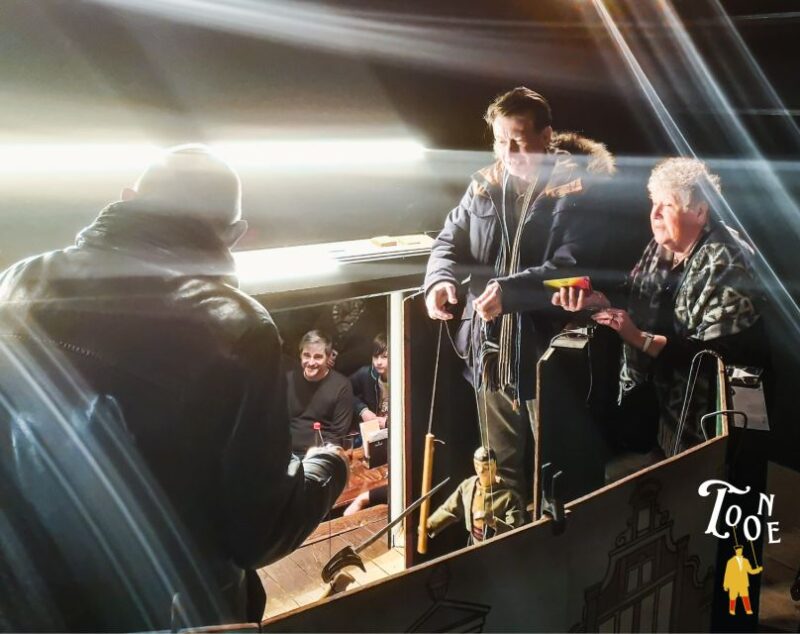 Brussels: Private Tour of Theatre Toone With Snacks and Beer - Key Points