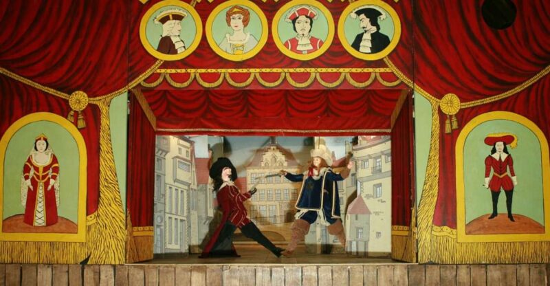 Brussels: Private Tour of Theatre Toone With Snacks and Beer - Experience Highlights