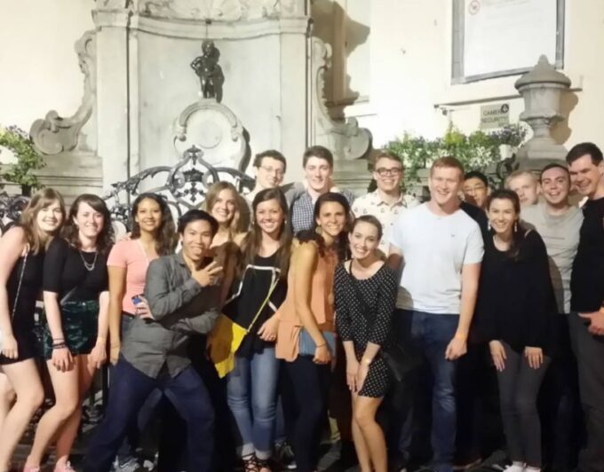 Brussels: Pub Crawl and Nightlife Party Experience - Exploring the Nightlife