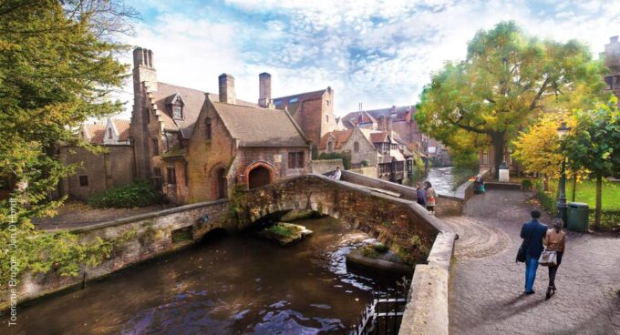 Brussels: Tour Bruges & Ghent With Cruise + Chocolate Visit - Guided Tours and Sightseeing