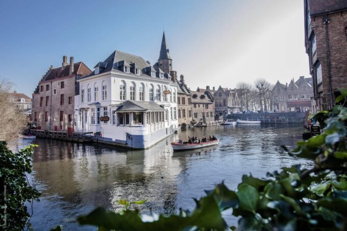 Brussels: Tour Bruges & Ghent With Cruise + Chocolate Visit - Chocolate Tasting and Canal Cruise