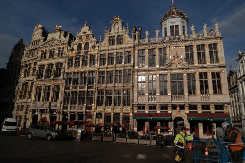 Brussels: Walking Tour From Central Station to Manneken Pis - Getting There