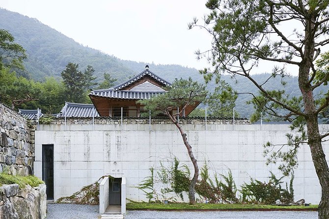 BTS Fliming Location in Jeonju Tour With House of Awon, Jeonju Zoo - House of Awon: BTS Filming Location