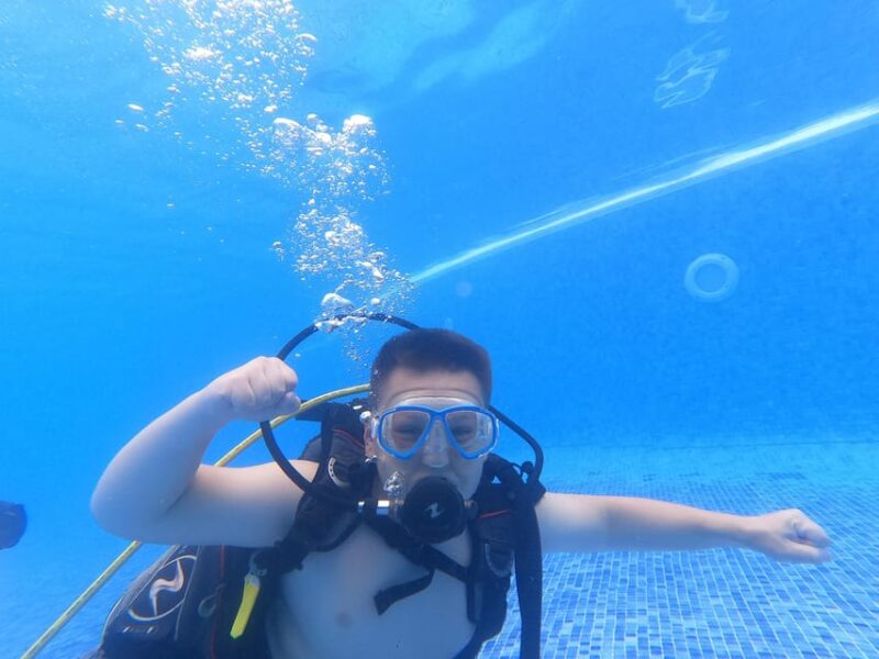 BUBBLEMAKER: FIRST SCUBA DIVING EXPERIENCE FOR CHILD ADEJE - Cancellation and Group Size