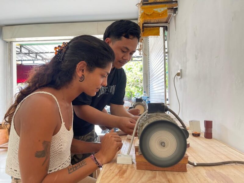 Bubu Uluwatu Silver Making Class - Instructor and Environment