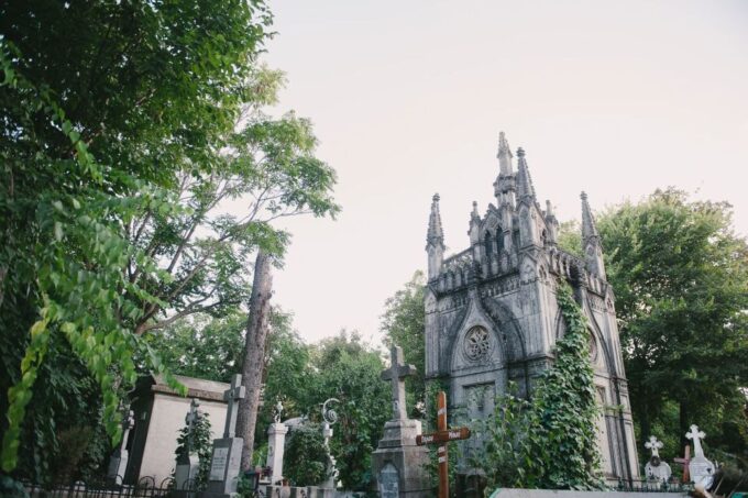 Bucharest: 3-Hour Dark History Tour With a Local - Availability and Meeting Point Details