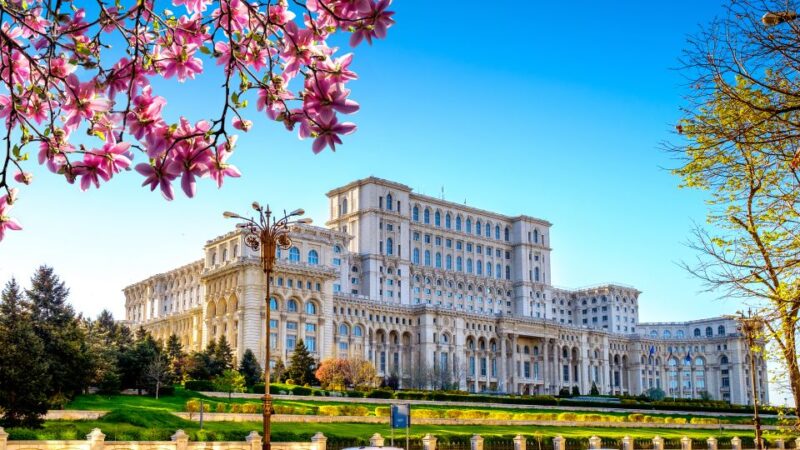Bucharest: 4-Hour Walking Food Tour in the Old Town - Culinary Delights