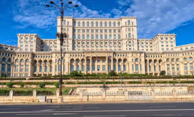 Bucharest: 6-Day Central Balkans Guided Tour to Istanbul - Traversing Bulgaria and Arriving in Istanbul