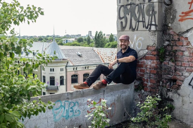 Bucharest: An Urban Exploration Trip - Guided Tour Features