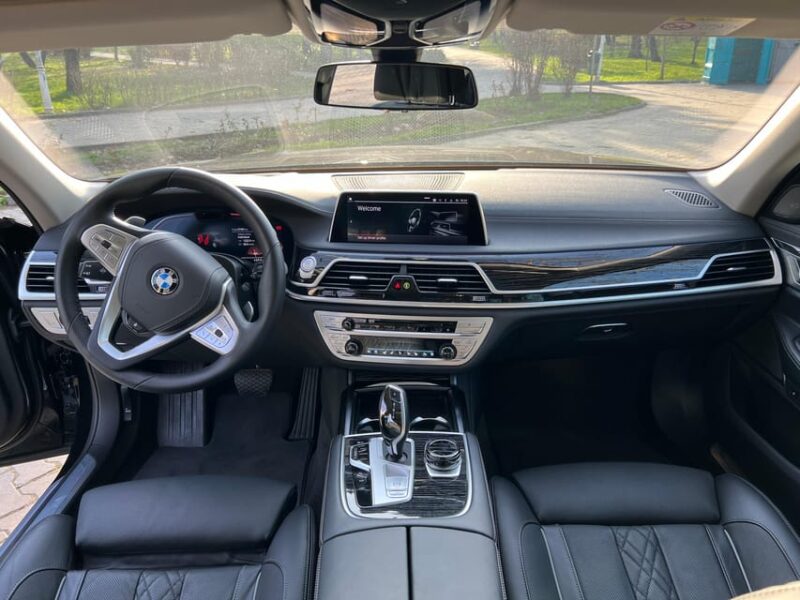 Bucharest: Bran Castle Day Trip With BMW 7 Series - Key Points