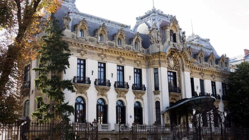 Bucharest: City Highlights - Arch of Triumph and Unity