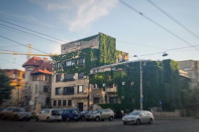 Bucharest: Craft Beer Tour With Traditional Meal Included - Tour Inclusions