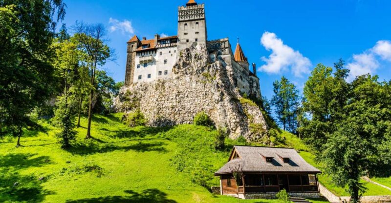 Bucharest: Day Trip to Dracula Castle, Peles Castle & Brașov - Key Points