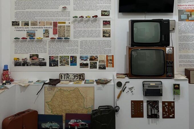Bucharest: Dinner and Tour Inside the Museum of Communism - Booking and Cancellation Policy
