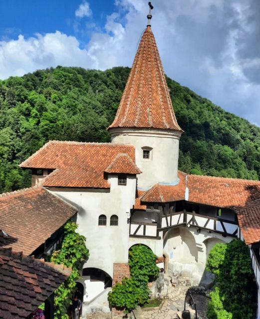 Bucharest: Draculas Castle, Peles Castle and Brasov Rountrip - Key Points