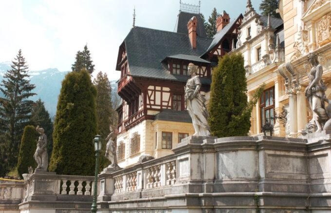 Bucharest: Dracula's Castle, Peleș Castle & Brașov Day Trip - Customer Ratings