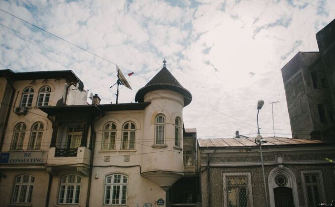 Bucharest: Hidden Gems 3-Hour Walking Tour - Exploring Batistei Neighborhood