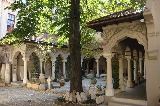 Bucharest Highlights Bike Tour - Meeting and End Point