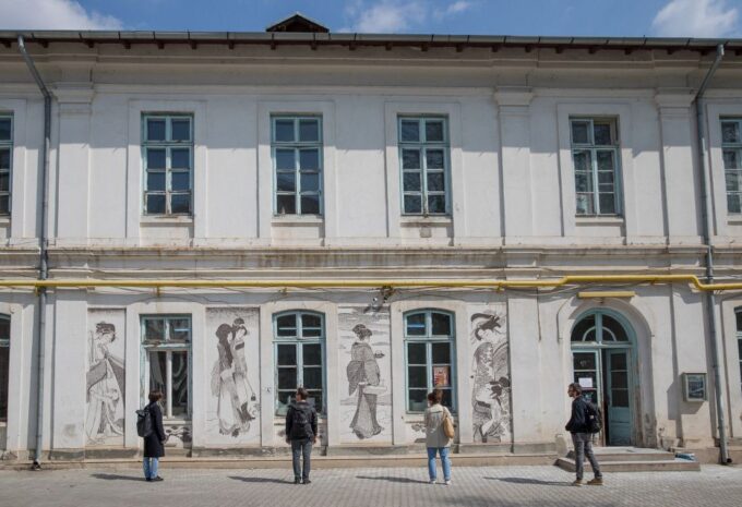 Bucharest: Instahood Stories Tour With Lunch Included - Tour Duration