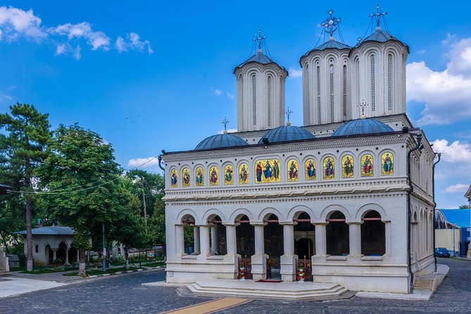 Bucharest Must See Walking Tour - Booking and Pricing Details