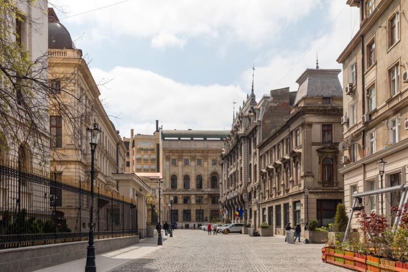 Bucharest: Old Town Walking Tour With Lunch Included - Included Amenities