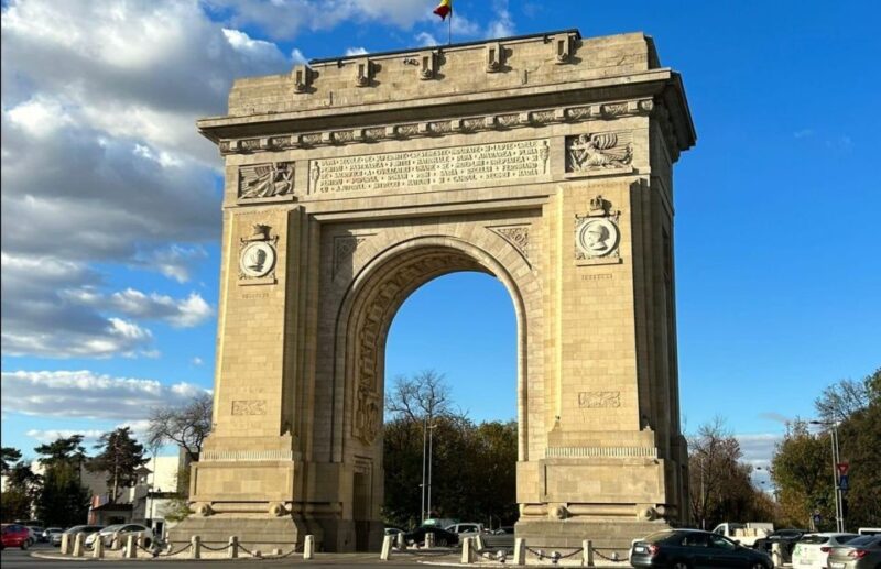 Bucharest Panoramic City Tour & Street Food - Key Attractions