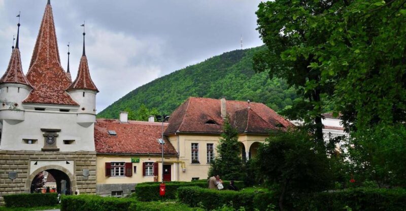 Bucharest: Peles Castle, Draculas Castle and Brasov Tour - Key Points