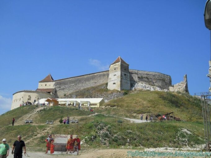 Bucharest: Peles Castle, Draculas Castle and Brasov Tour - Visiting Peles and Bran Castles