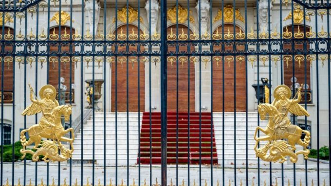 Bucharest: Private Architecture Tour With a Local Expert - Practical Tips and Accessibility