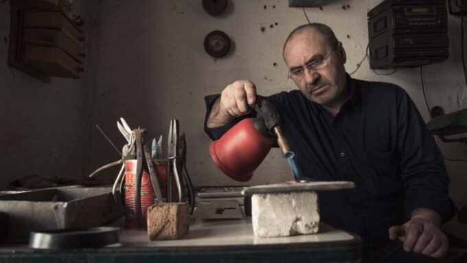 Bucharest: Real Roma Community - Crafting Workshop - Roma Community Insights