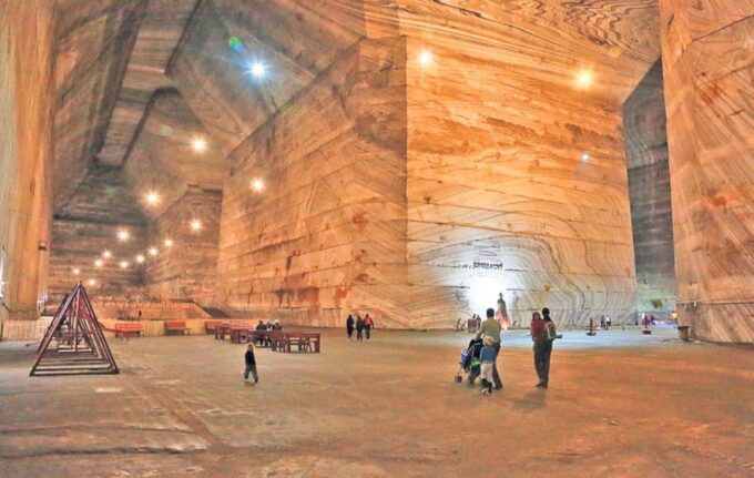 Bucharest: Slanic Salt Mine and Dracula's Tomb - Vlad Tepes and Dracula
