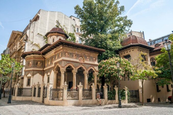 Bucharest: Small Group Walking and Public Transport Tour - Tramway Ride and Old Town