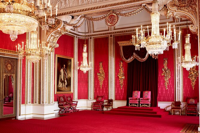 Buckingham Palace Entrance Ticket & Changing of the Guard Tour - Exploring St. James Park