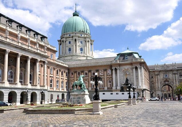 Buda Castle District: Private Tour Including Gellért Hill - Key Points