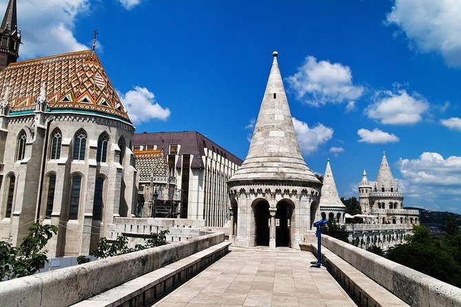 Buda Castle Walking Tour and Budapest Evening Cruise Package - Meeting and Start Times