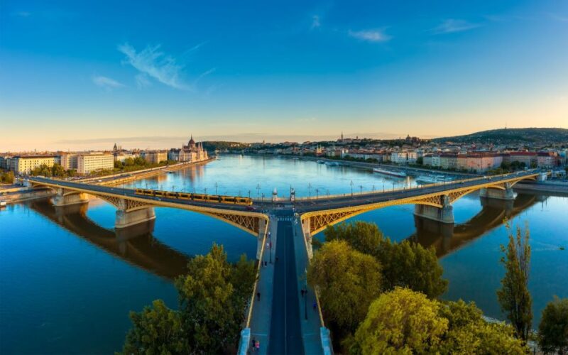 Budapest: 1-hour Sightseeing Danube River Cruise - Key Points