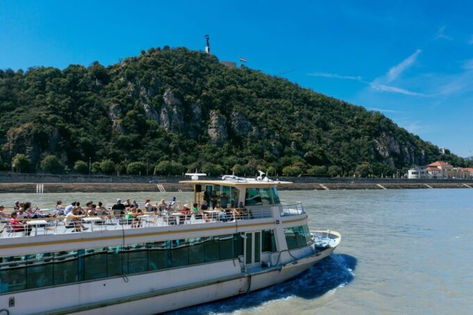 Budapest: 1-hour Sightseeing Danube River Cruise - Audio Guide and Languages