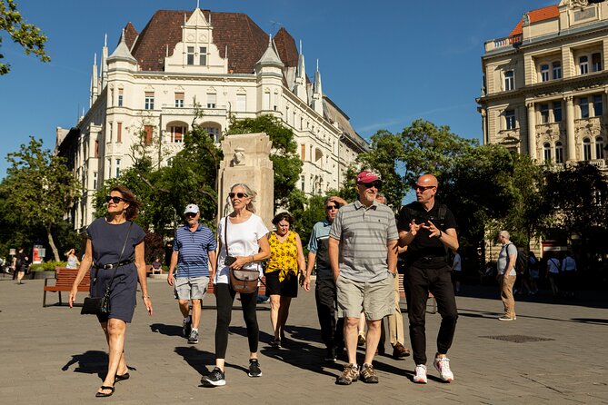 Budapest 101: 3-Hour Walking Tour With Chimneycake and Metro Pass - Inclusions