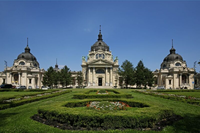 Budapest 3.5 Hour Private Walking Tour With Strudel Stop - Inclusions and Exclusions