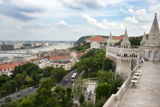 Budapest 3-Hour Walking Tour in Italian - Pricing and Availability