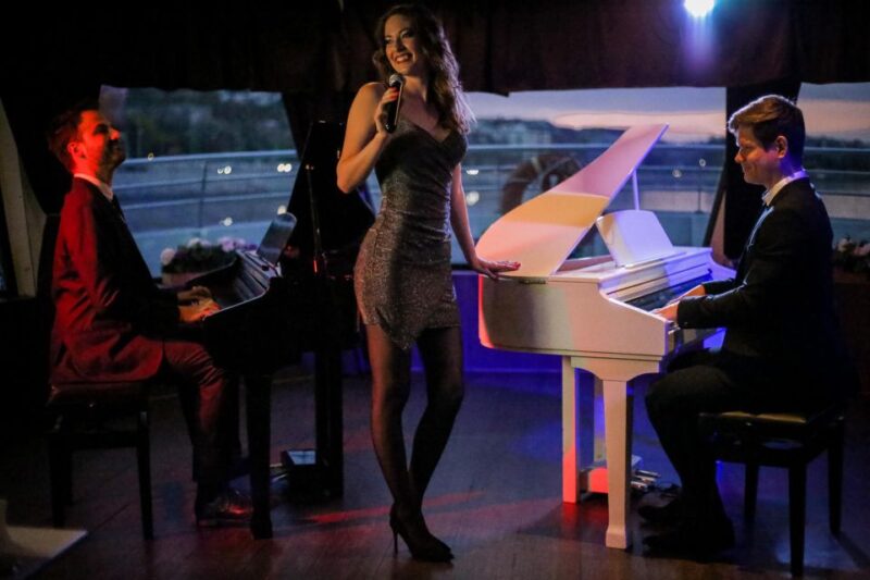 Budapest: 4-Course Dinner Cruise With Piano Show - Key Points