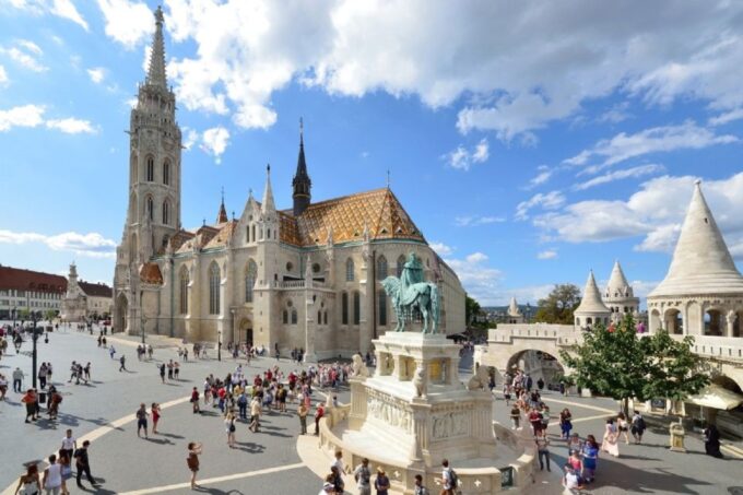 Budapest: 4-Hour Guided Bus Tour With River Cruise - Important Information