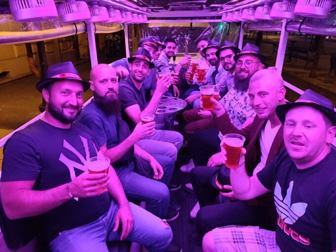 Budapest: Beer Bus Sightseeing Tour - Unlimited Hungarian Beer