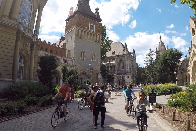 Budapest Bike Tour With Hungarian Goulash - Key Highlights