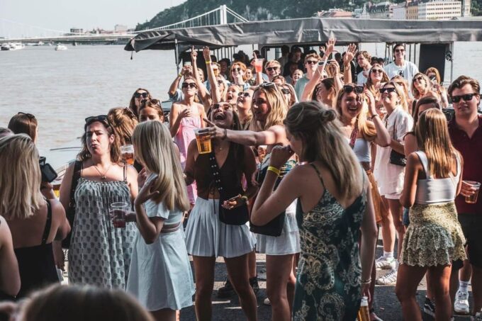 Budapest: Boat Party With Option of Unlimited Drinks - Dress Code and Essentials