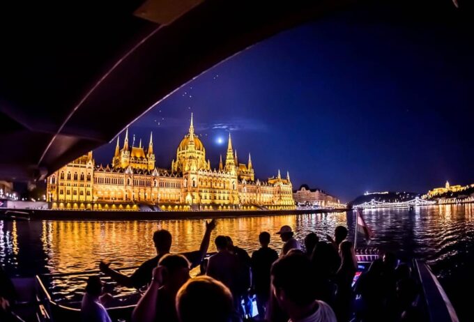 Budapest: Boat Party With Option of Unlimited Drinks - Accessibility and Accommodations