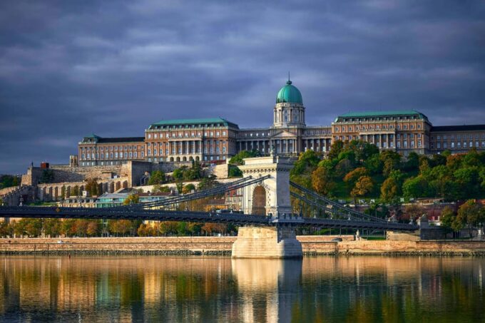 Budapest: Buda Castle Audio Guide - Exploring the Castle